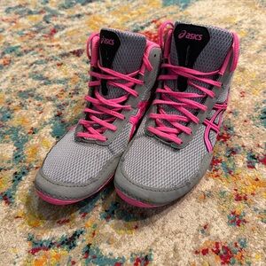 ASICS kids size 5 1/2